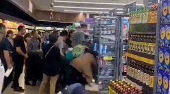 香华超市爆料视频播放,揭秘超市内部惊人秘密  第1张